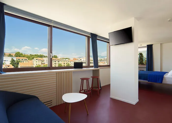 Bed & Breakfast Up There Design 4*