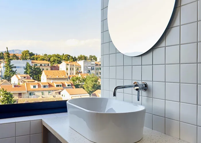 Up There Design Bed & Breakfast 4*