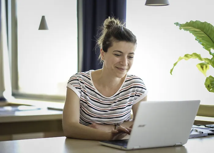 Bed & Breakfast Up There Design