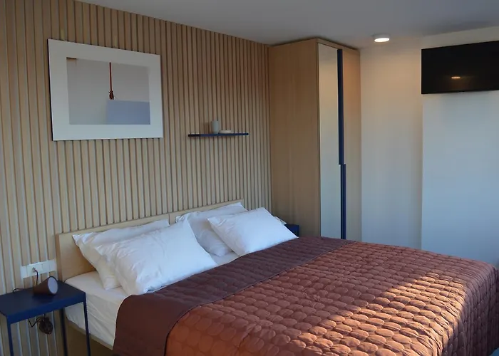 Up There Design Bed & Breakfast