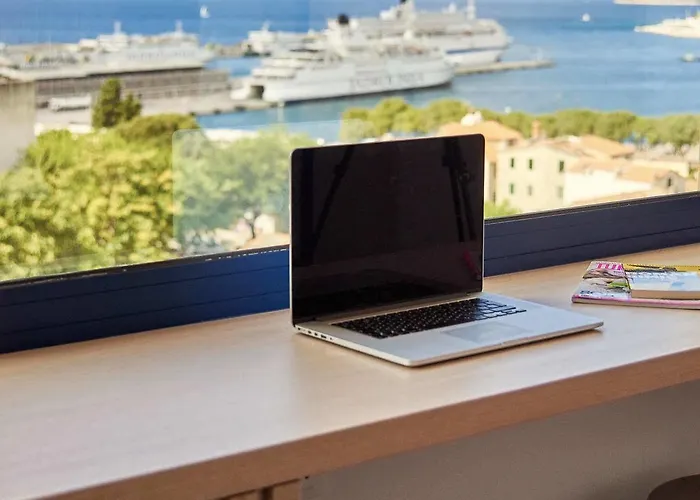 Up There Design Bed & Breakfast