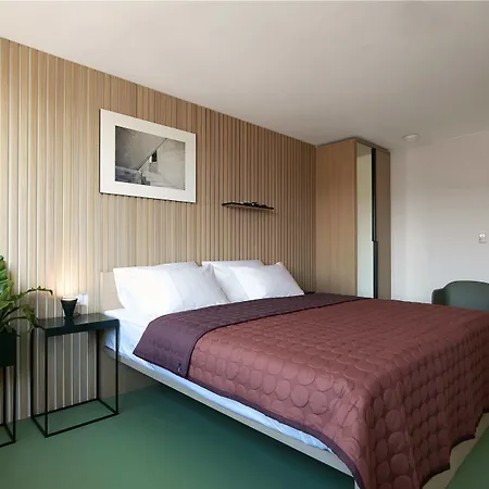 Bed and Breakfast Up There Design Σπλιτ