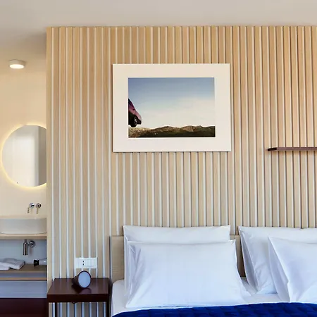 Up There Design 4* Σπλιτ