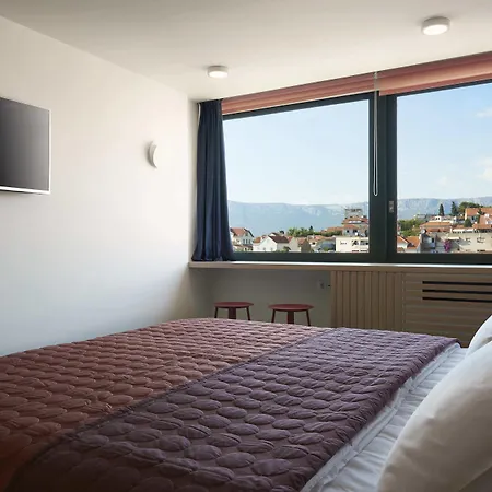 Up There Design 4* Спліт