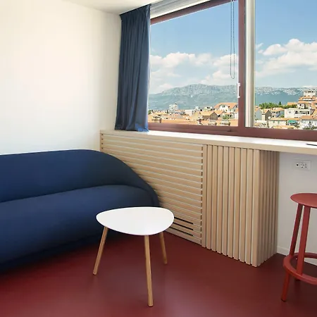 Up There Design Спліт