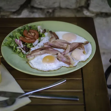 Up There Design Σπλιτ