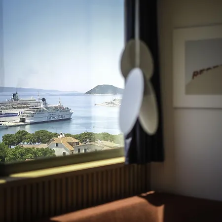 Up There Design Bed and Breakfast