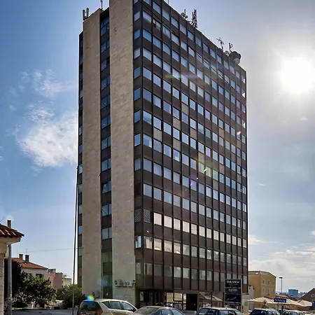 Bed and Breakfast Up There Design Σπλιτ