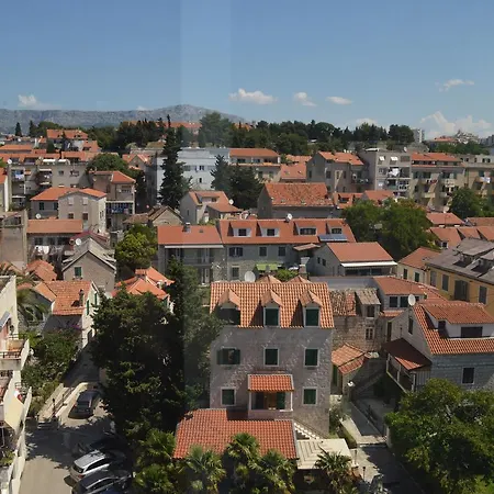 Bed and Breakfast Up There Design Σπλιτ