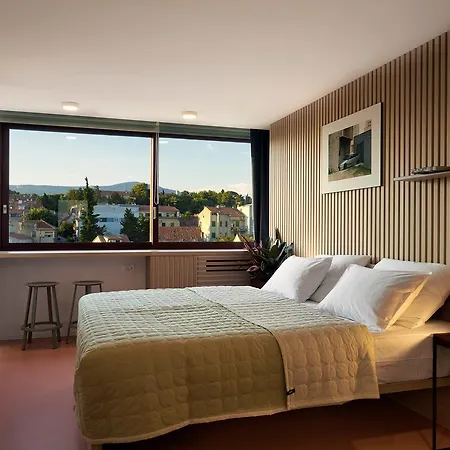 Up There Design Bed and Breakfast 4*