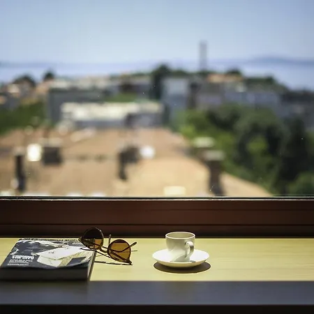 Bed and Breakfast Up There Design Σπλιτ