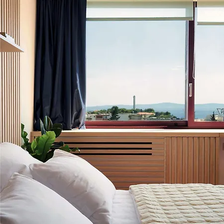 Up There Design Couette-café 4*