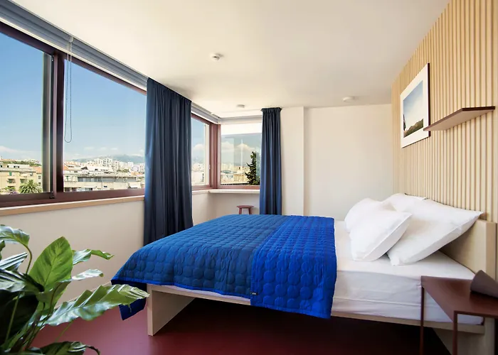 Up There Design Bed & Breakfast 4*