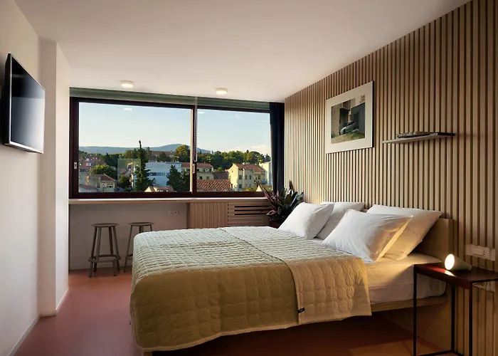 Up There Design Bed & Breakfast