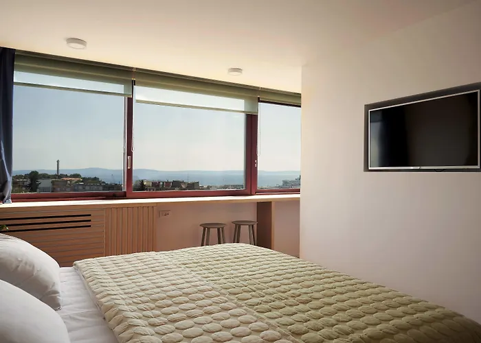 Up There Design Bed & Breakfast